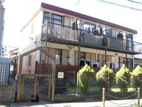 大阪府枚方市三矢町 2階建