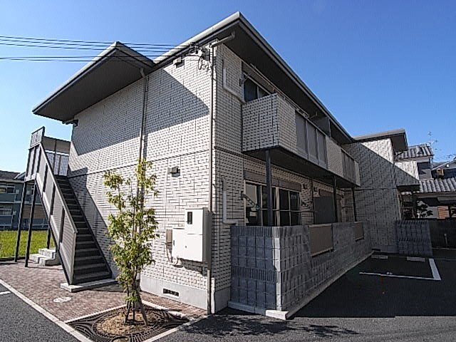 奈良県天理市西長柄町 2階建