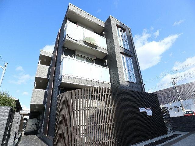 奈良県奈良市三条宮前町 3階建
