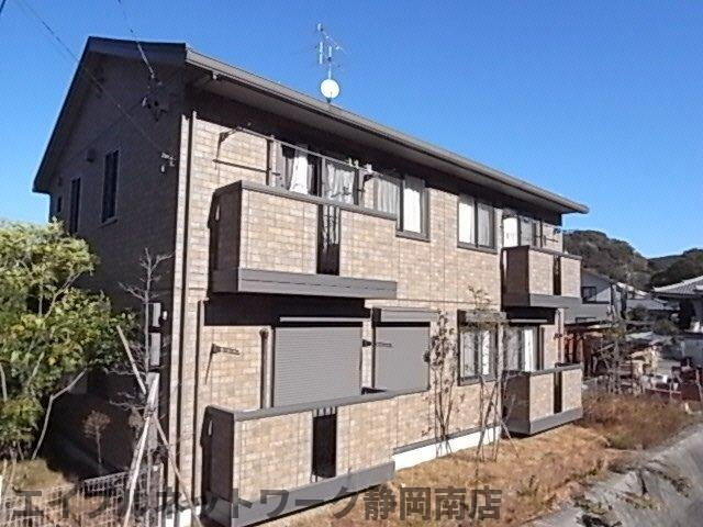 静岡県静岡市駿河区小鹿 2階建