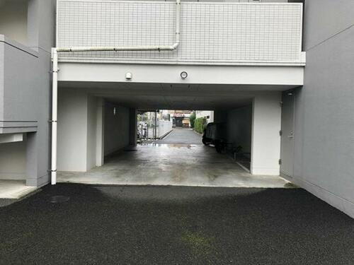 プラウドフラット河原町　中型ロールーフ車室