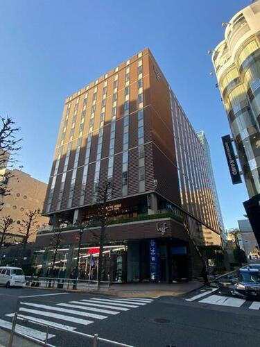 ｌｙｆ渋谷東京　大型ロールーフ車室