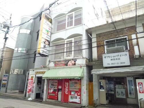 アーバンビル　３階