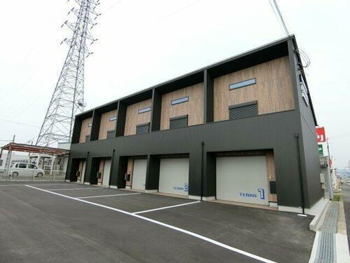 ＧＡＲＡＧＥ　ＬＩＶＩＮＧ　ＴＥＲＲＡ岸和田箕土路