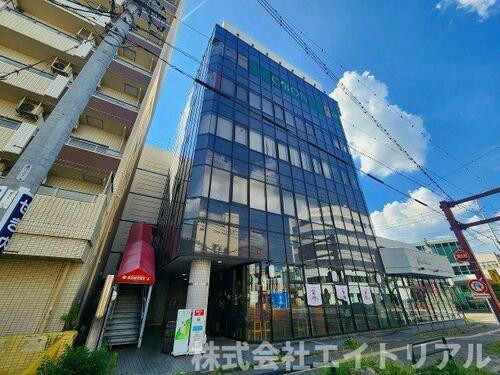 クリスタルビル