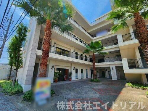 ＴＨＥ　ＴＥＲＲＡＣＥ