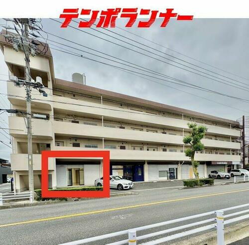 マンション久保田（駐車２台）