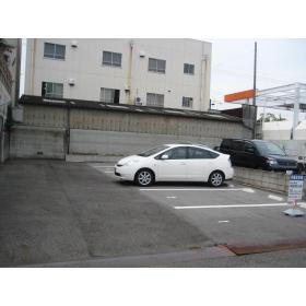 不動産工房新堀町駐車場