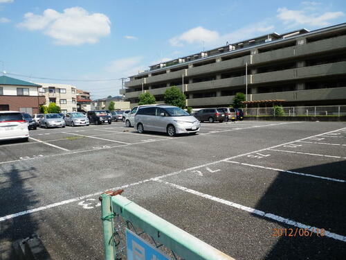 吉川第２駐車場