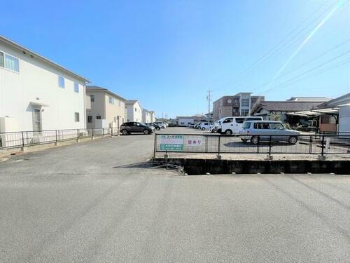 ユーカ駐車場
