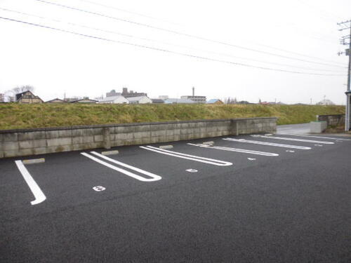 鶴巻１丁目駐車場