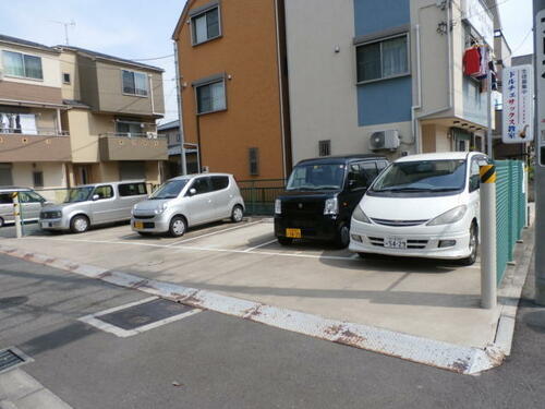 山川貸駐車場