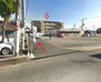 シャルル仁和寺 駐車場入口横にセブンイレブンがあります。