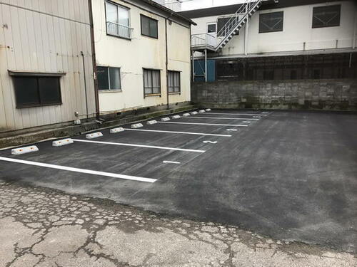 東裏館２丁目月極駐車場