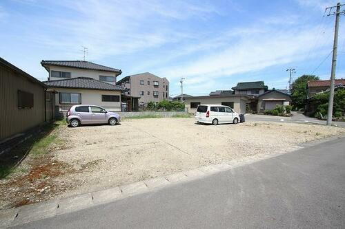 芝原狐塚駐車場