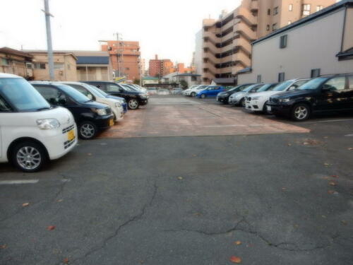 本町通丸中産業月極駐車場