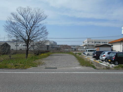 滋賀県彦根市小泉町