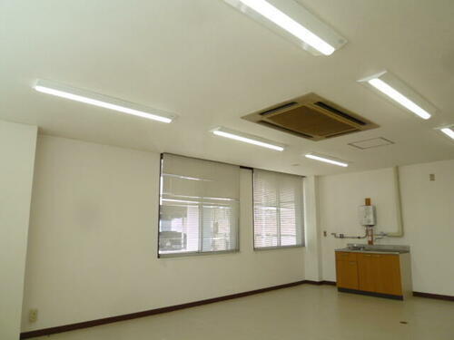 三重県津市栄町３丁目