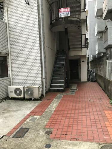 メ・ゾンド・弘明寺　駐車場