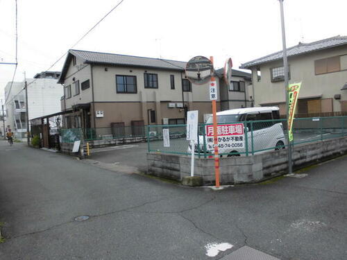 芳本駐車場