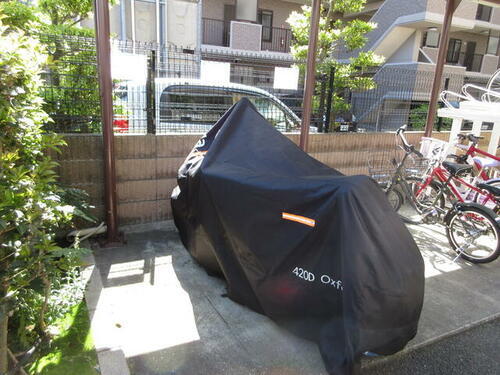 グレースコートＥＪ　バイク置場