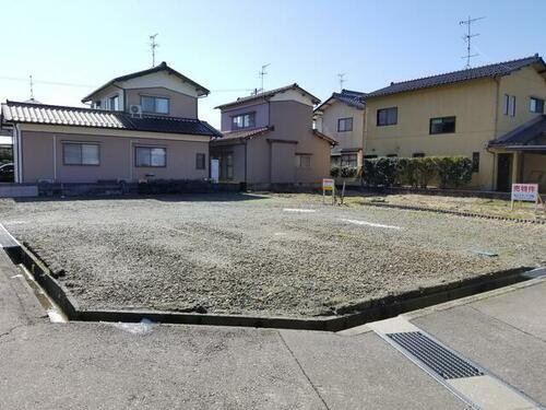 石川県白山市小柳町