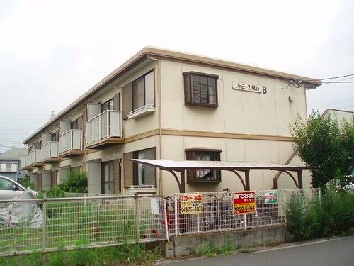 ファミーユ越谷駐車場