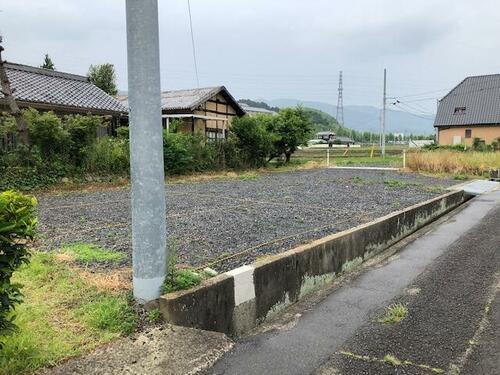 愛媛県東温市志津川