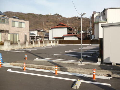 諏訪山崎駐車場