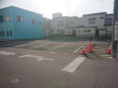 駅南駐車場