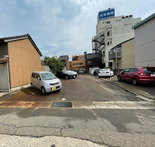 ＮＥＷＳＴＡＧＥ新富町　駐車場
