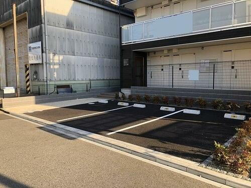リブリ・ナゴヤドーム前駐車場