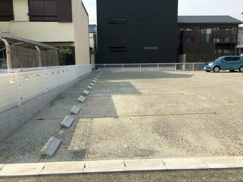 白砂町４丁目駐車場