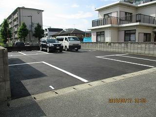 徳力田中駐車場
