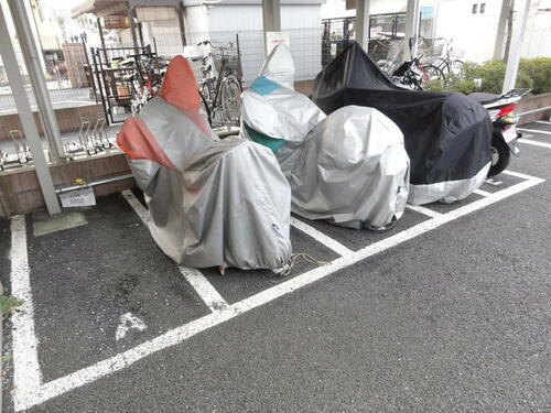 ルナグランデバイク駐車場