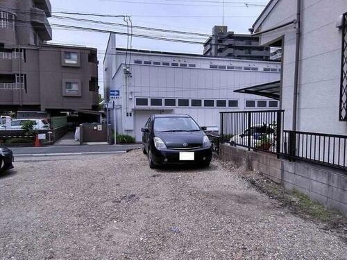 新出来１丁目７０５駐車場