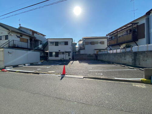 元住吉苅宿３駅駐車場