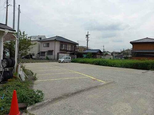 シャトー上本町駐車場