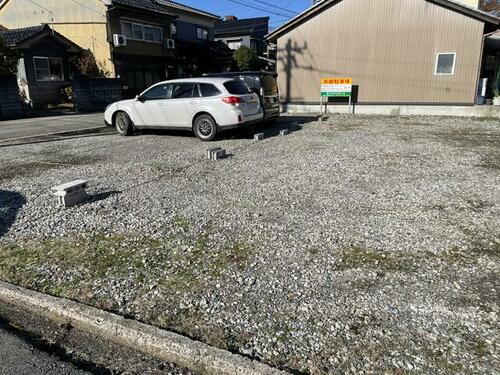 富山県高岡市蓮美町