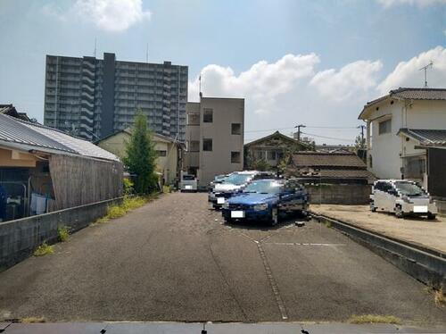 三藤駐車場