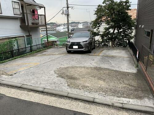 新吉田東１丁目５７月極駐車場