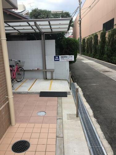 ＦＫクイーンズコート伊丹西台バイク駐車場