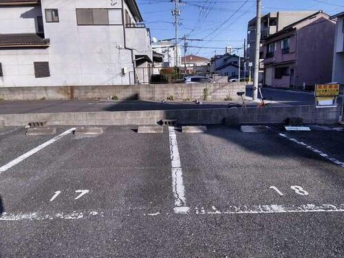 大幸４丁目１３１３駐車場