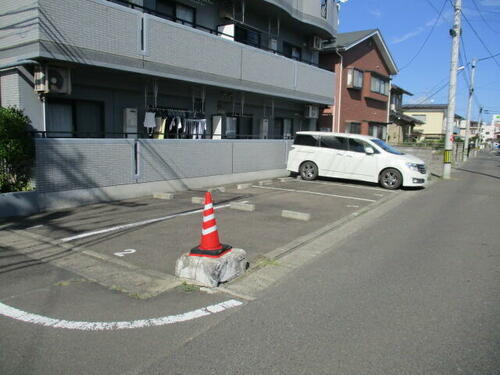 プチパレＦＭ　敷地内駐車場