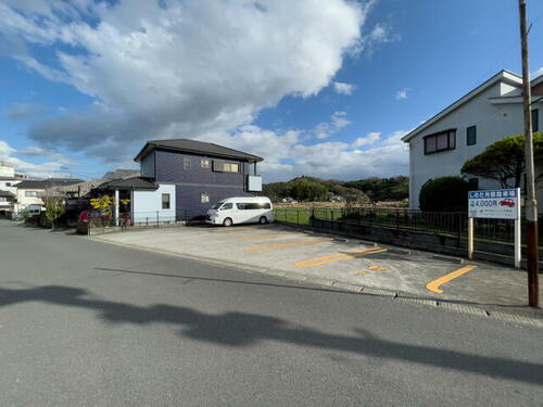 中判田駅前しのだ月極駐車場