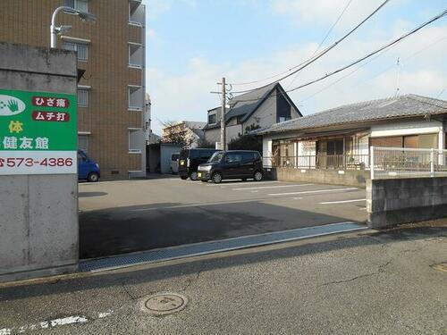 メゾンけやき駐車場