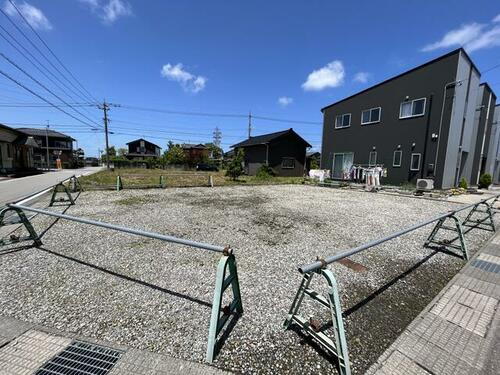 清六町甲６７駐車場