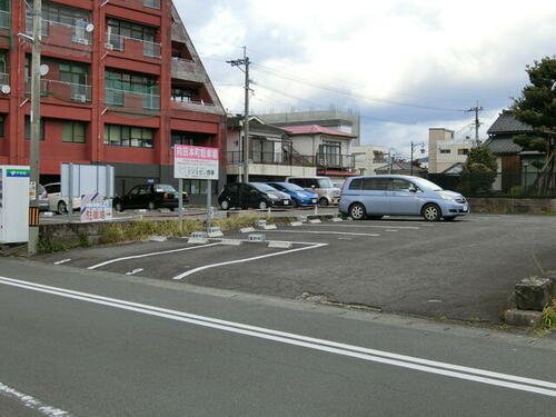 向田本町駐車場