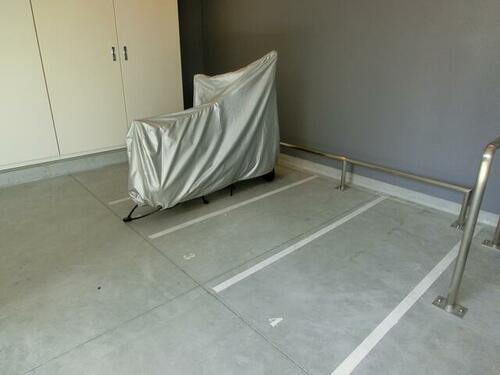 ＦＫソルレヴェンテ八戸ノ里駐車場（屋根付きバイク中サイズ）