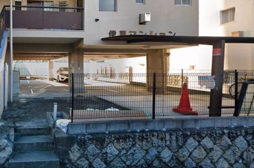 伊藤マンション駐車場